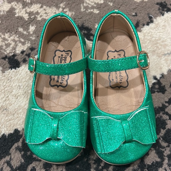 Pipperdoodles shoes. Green glitter. GUC - Picture 1 of 1